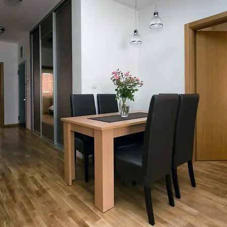 32 Апартаменты *